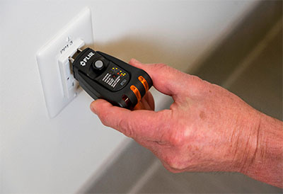 FLIR Announces Three-Wire Receptacle Tester for GFCI and Standard Outlets: FLIR RT50