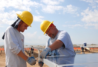 New Jobs in Solar Could Outpace Oil by Next Year